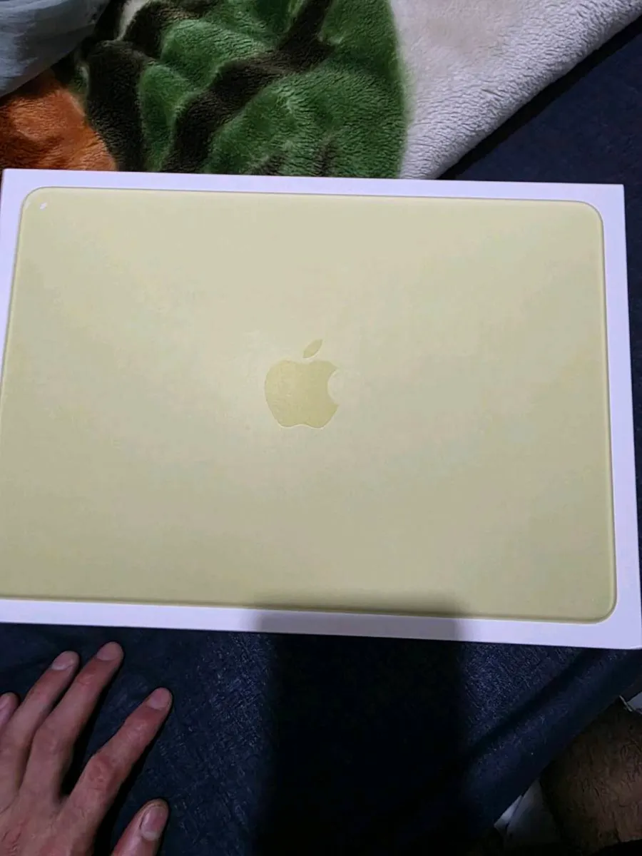 Mackbook - Image 2