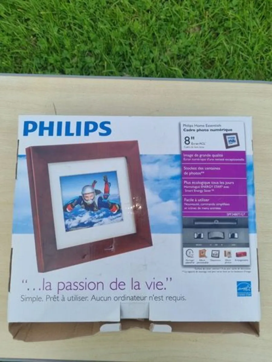 New Philips SPF3480T/G7 digital photo frame - Image 1