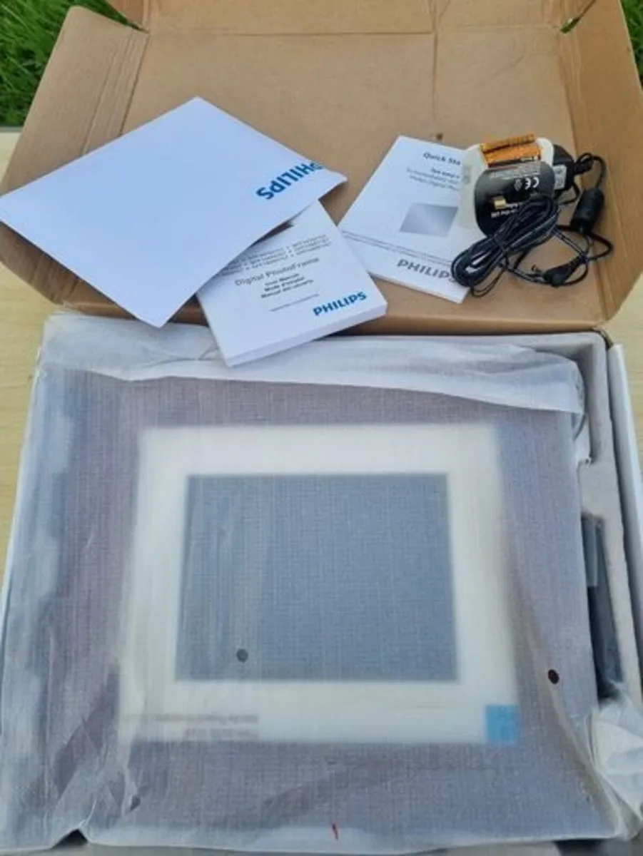 New Philips SPF3480T/G7 digital photo frame - Image 2