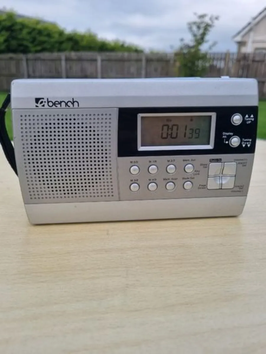Bench KH2028 Digital World Receiver - Image 1
