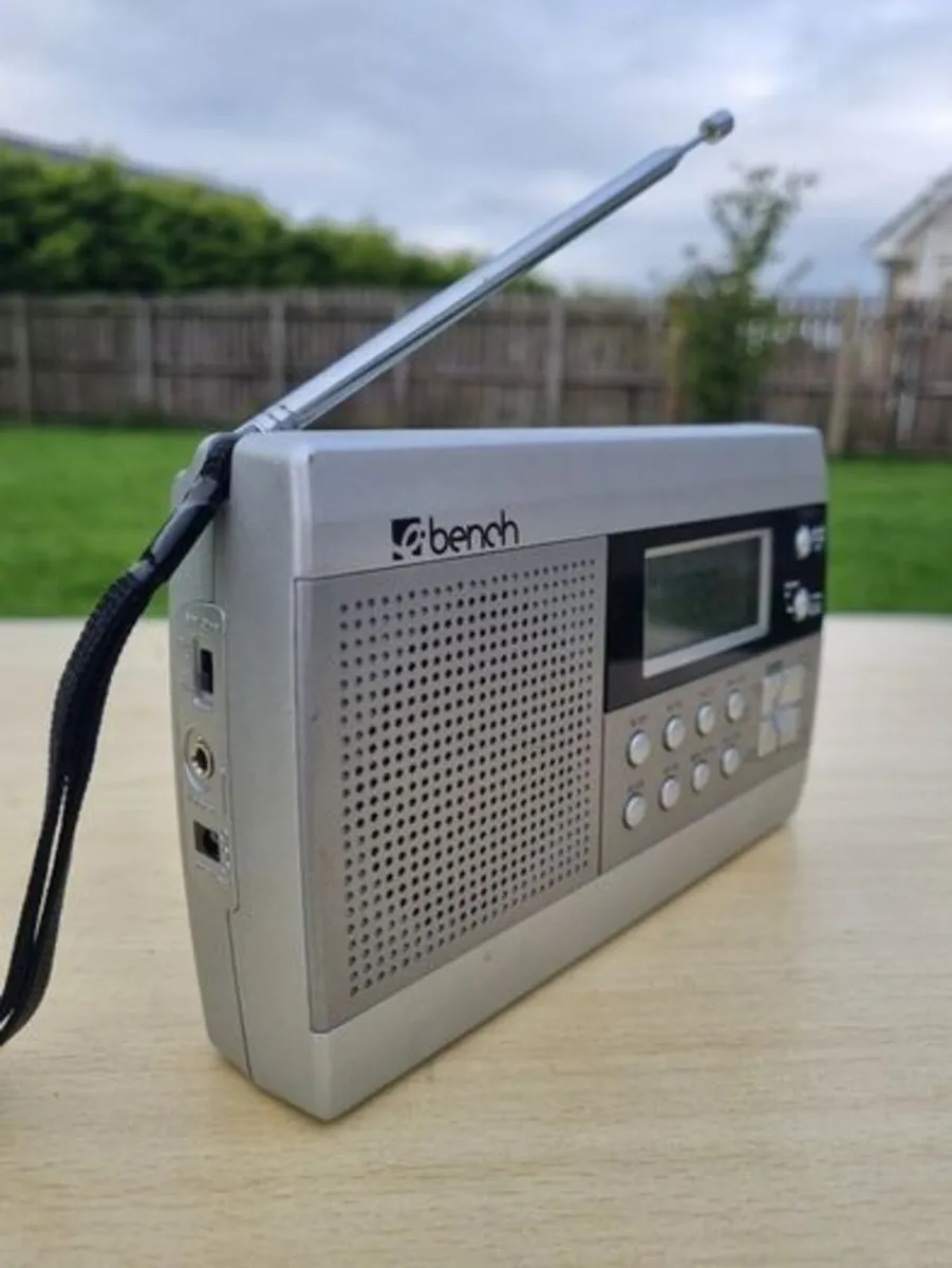 Bench KH2028 Digital World Receiver - Image 2