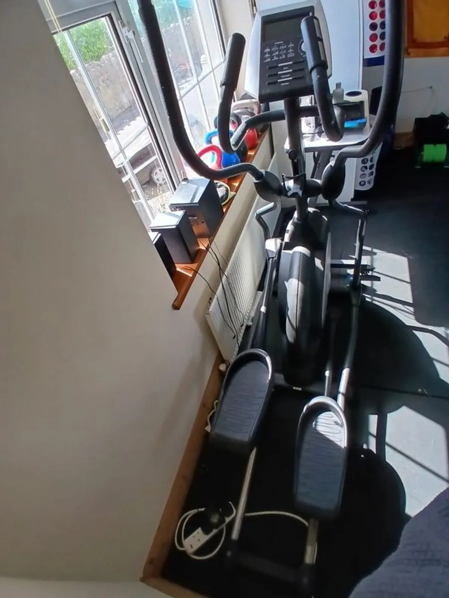 cross trainer - Image 2