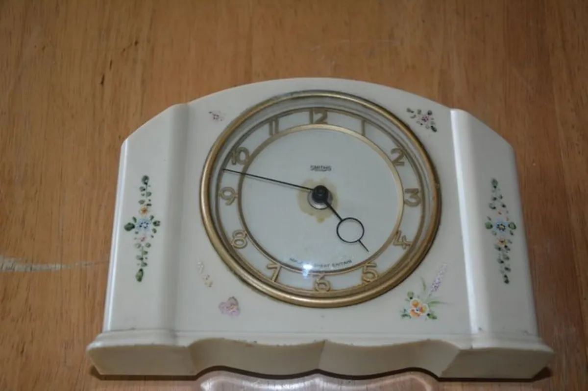 Vintage Smiths bakelite clock - Image 4