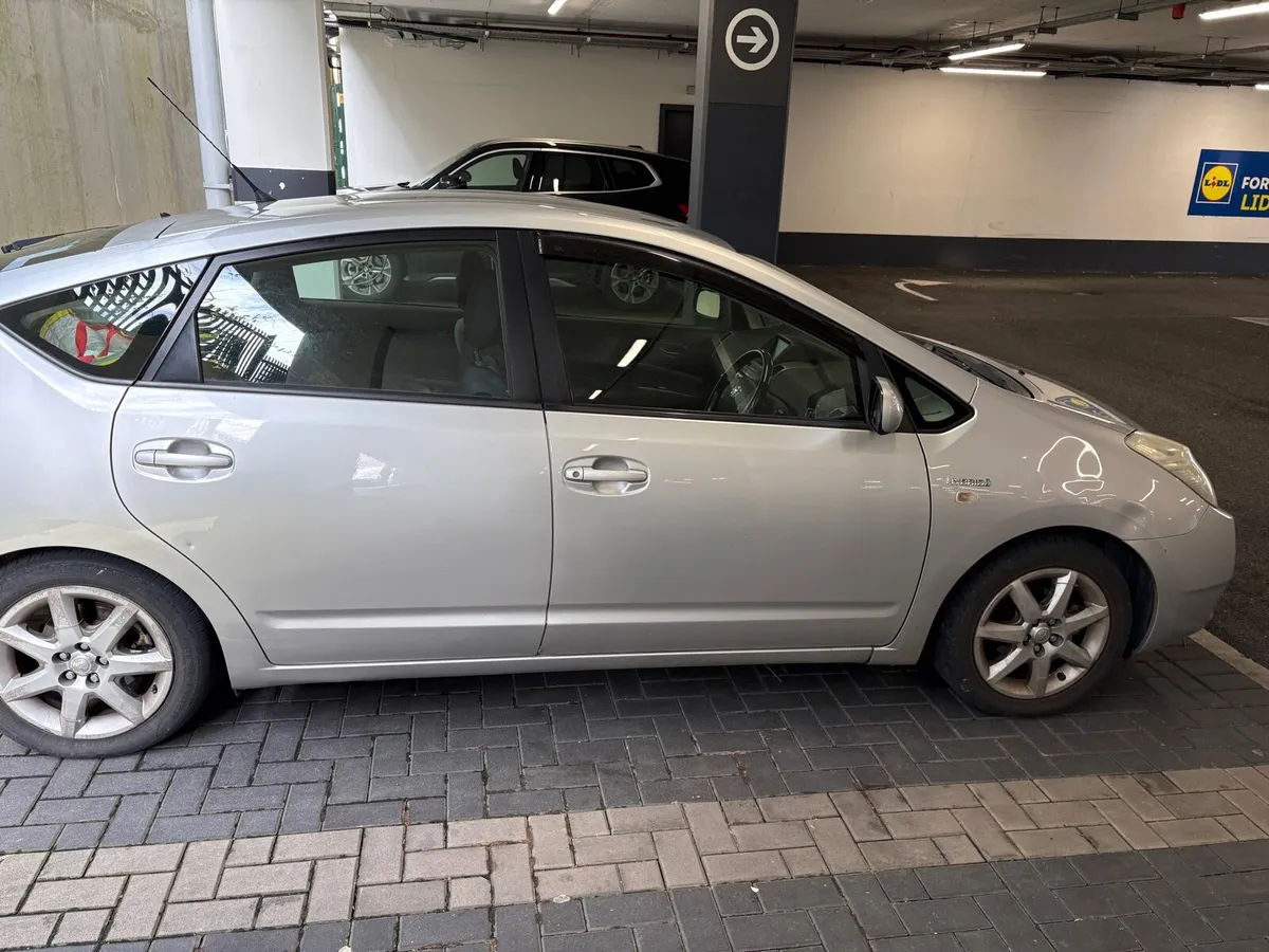 Toyota Prius 2007 Hybrid - Image 4