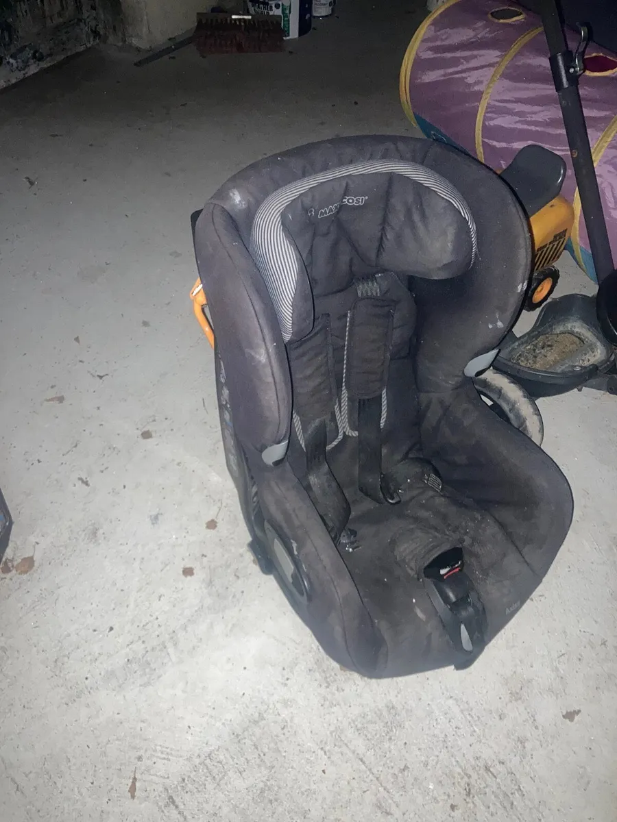 Car seat - Image 1
