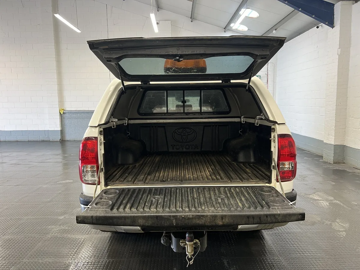 2023 Toyota Hilux PickUp Van - Image 2