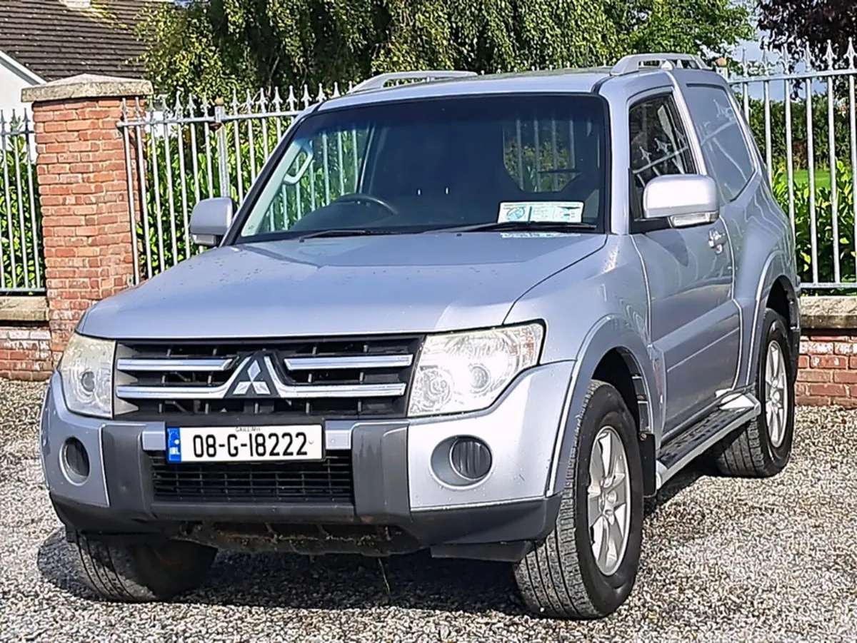 Mitsubishi Pajero Shogun Small wheel base 3 door 3 - Image 2