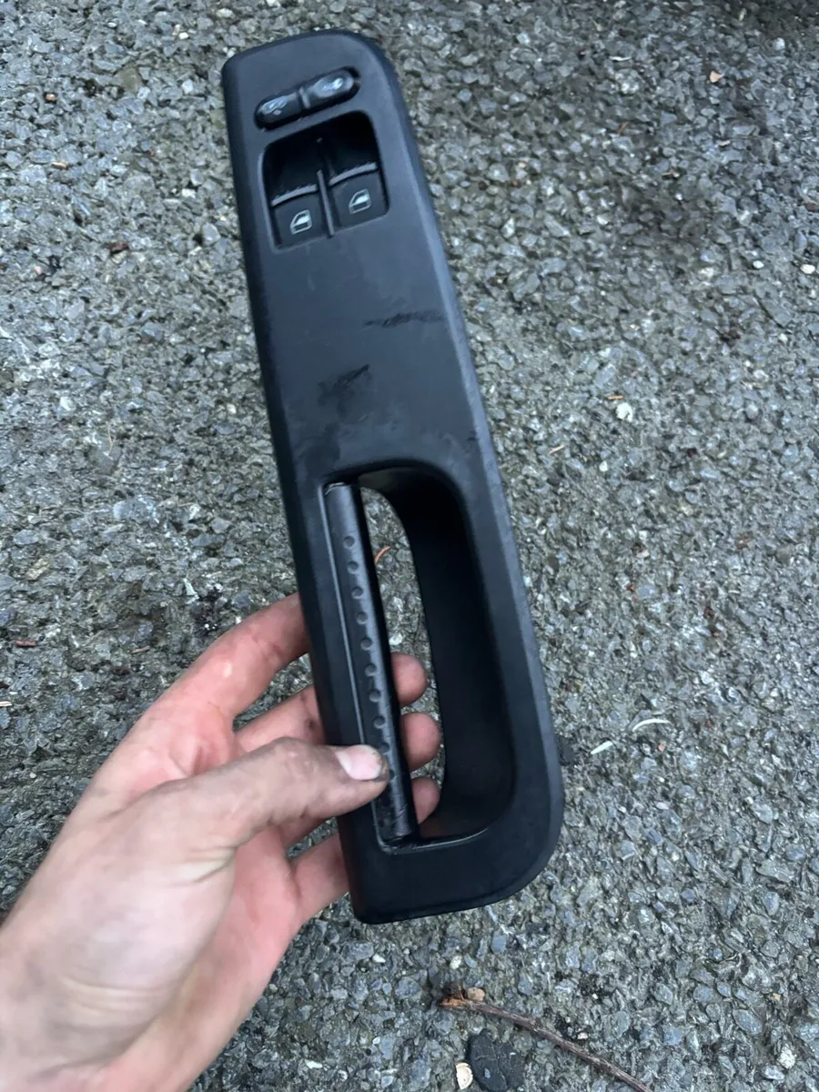 Driver side window switch panel for b5 Passat - Image 3