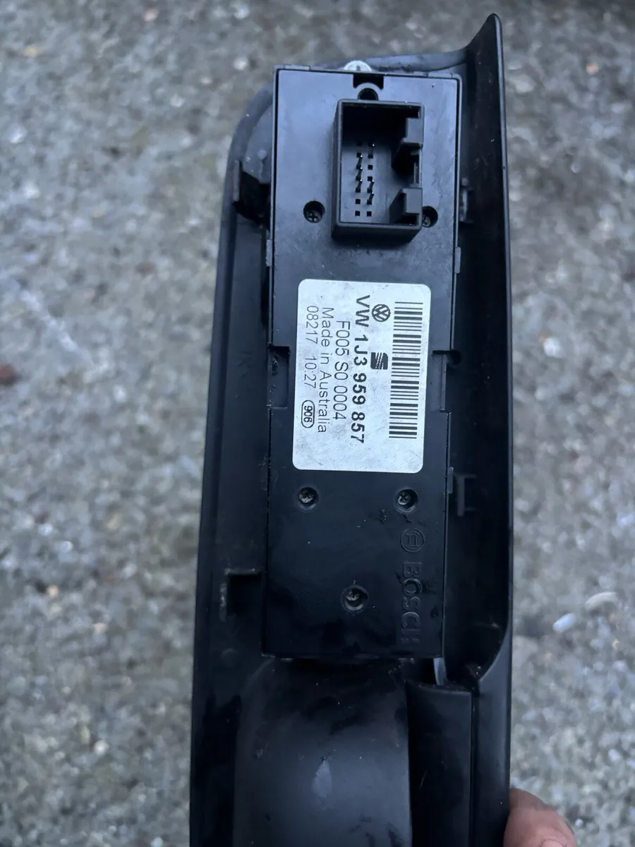 Driver side window switch panel for b5 Passat - Image 4