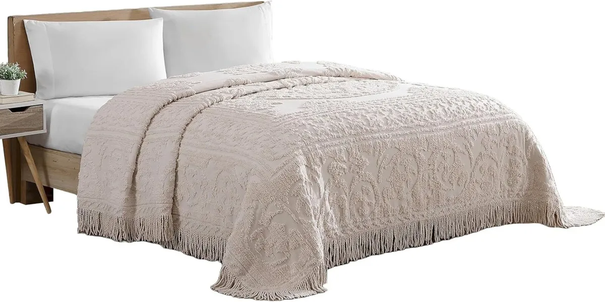 Medallion Chenille Bedspread Queen Blush - Image 1