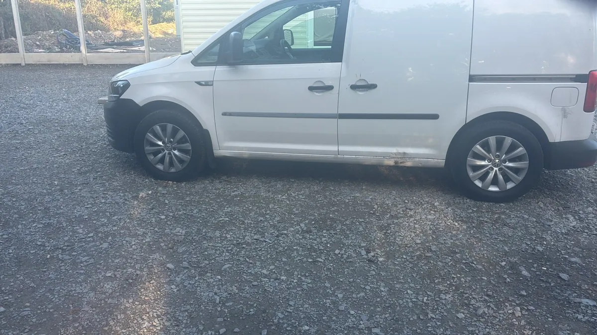 2017 VW Caddy 2.0 TDI DSG Automatic - Image 2