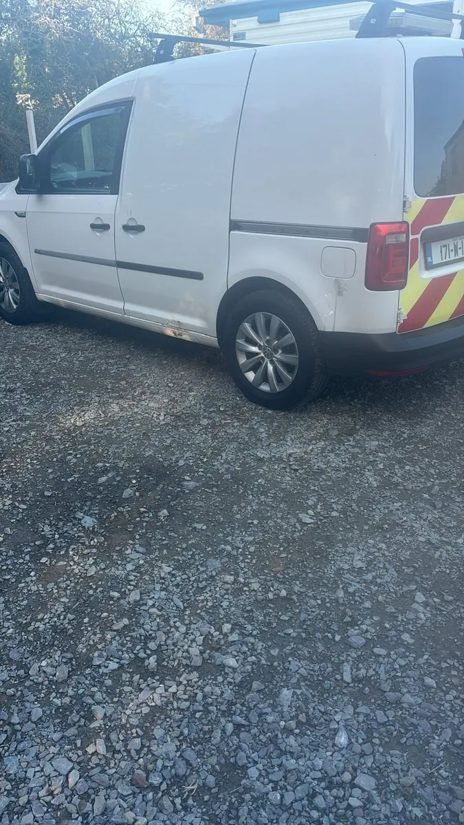 2017 VW Caddy 2.0 TDI DSG Automatic - Image 3