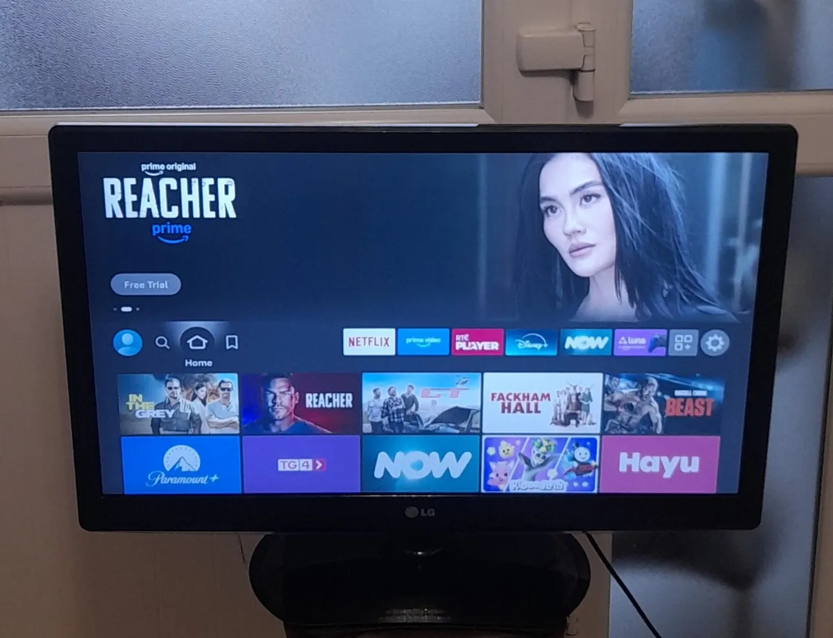 LG 32 inch plasma TV for sale - Image 2