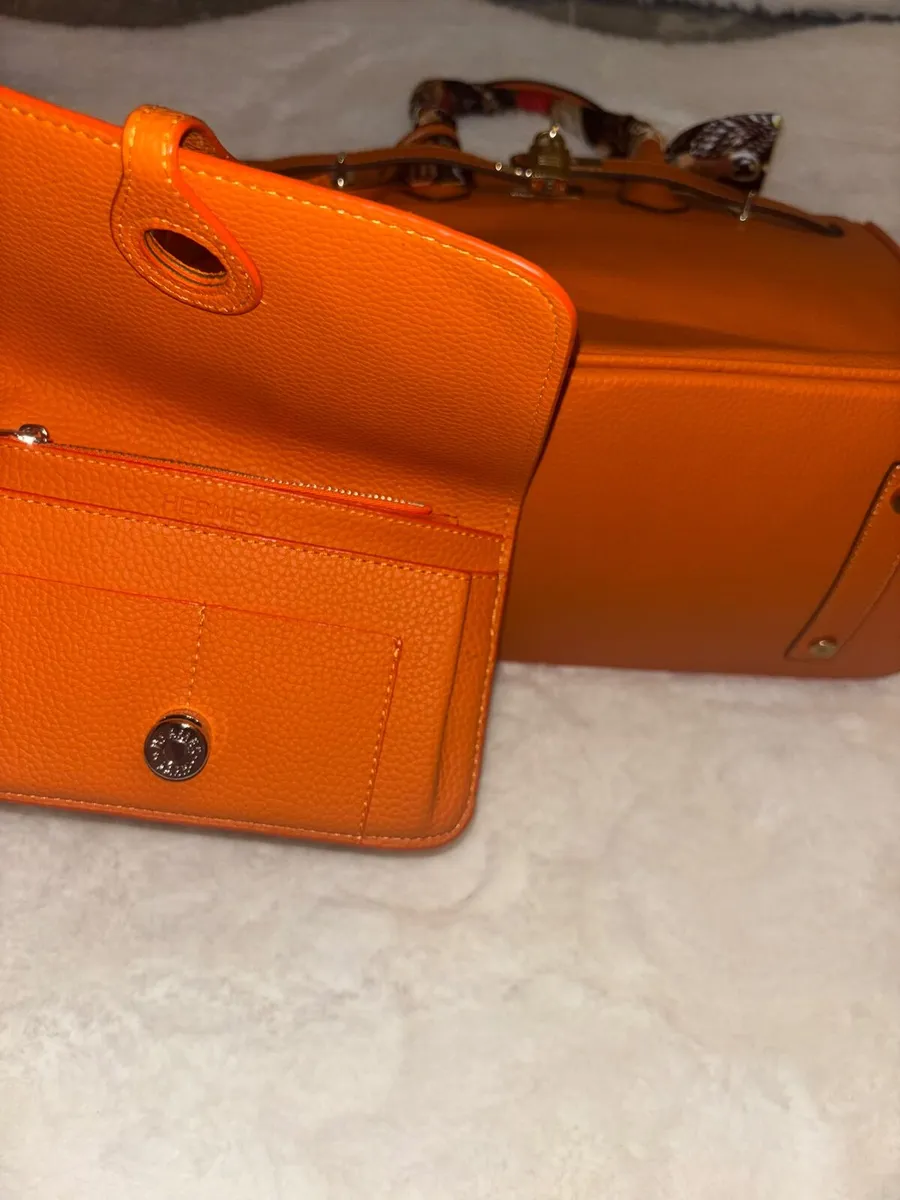 Medium burnt orange hermes bag - Image 4