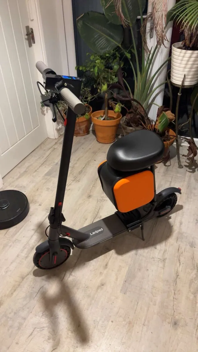 Electric scooter LADPED/AOVO PRO LP60XB - Image 1