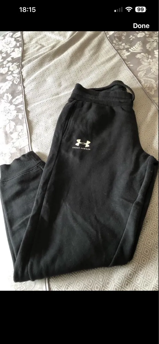 Mens under armour bottoms size M  €10 - Image 4