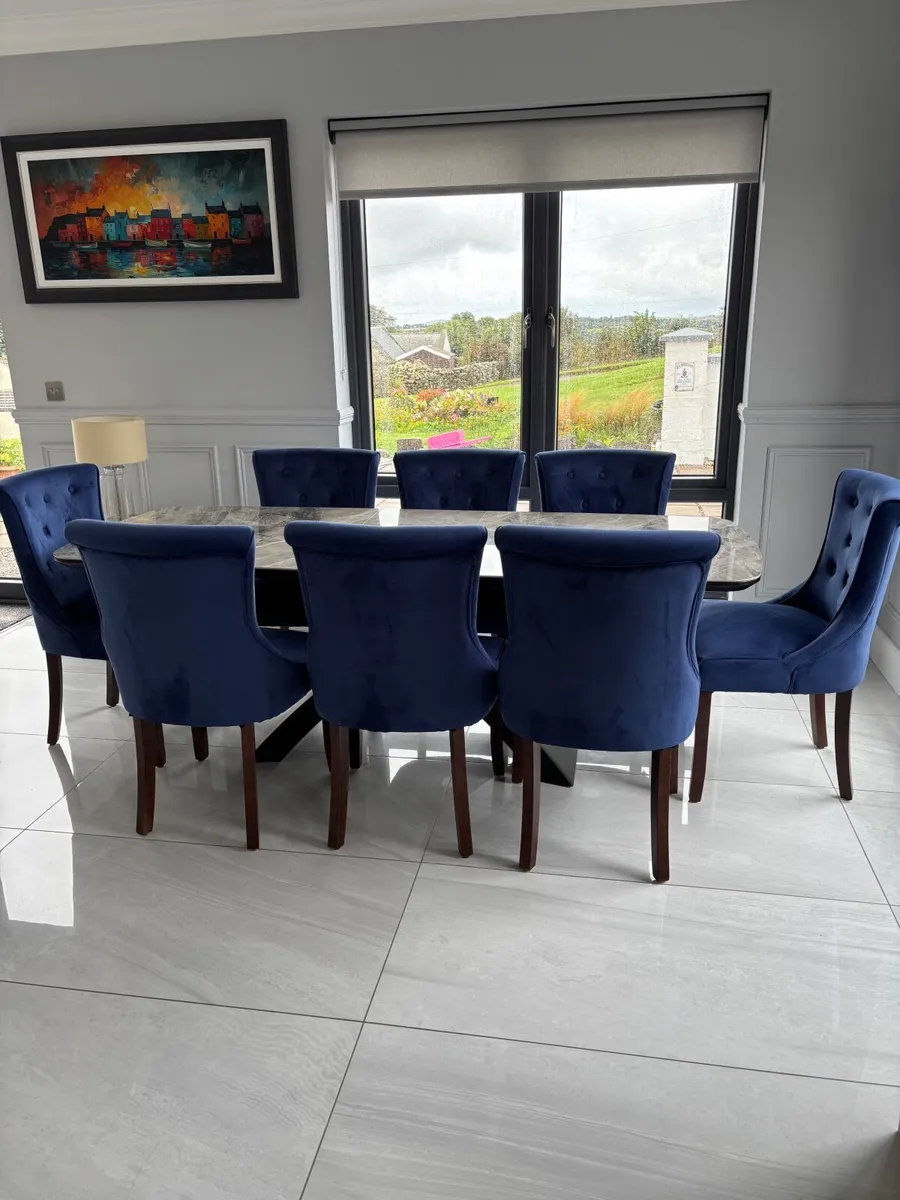 Dining table and 8 Chairs - Image 3