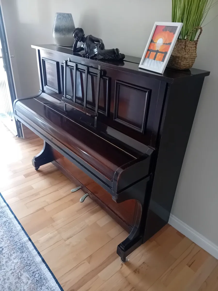 Beautiful Upright Piano - Image 4