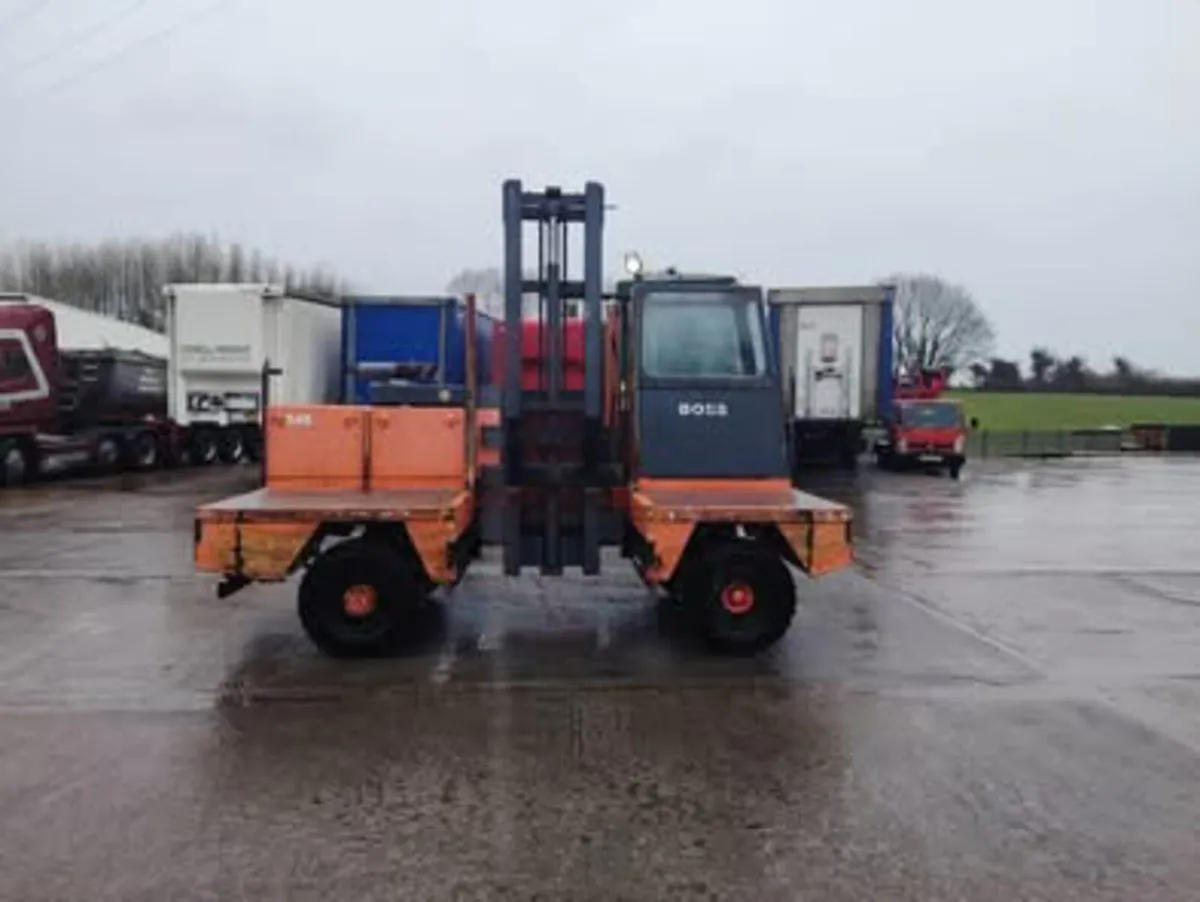 Boss 5 ton  diesel side loading forklift - Image 4