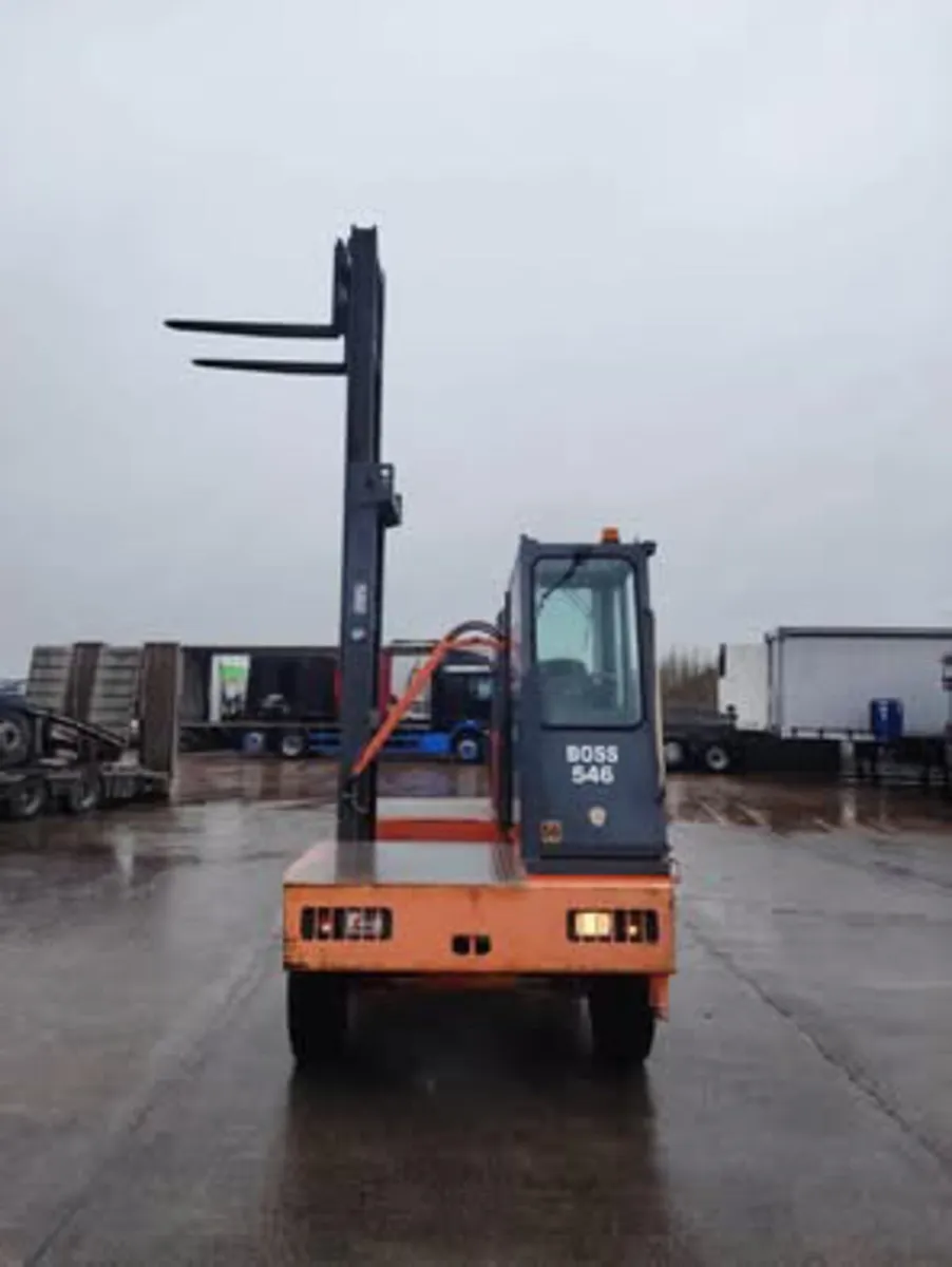 Boss 5 ton  diesel side loading forklift - Image 2