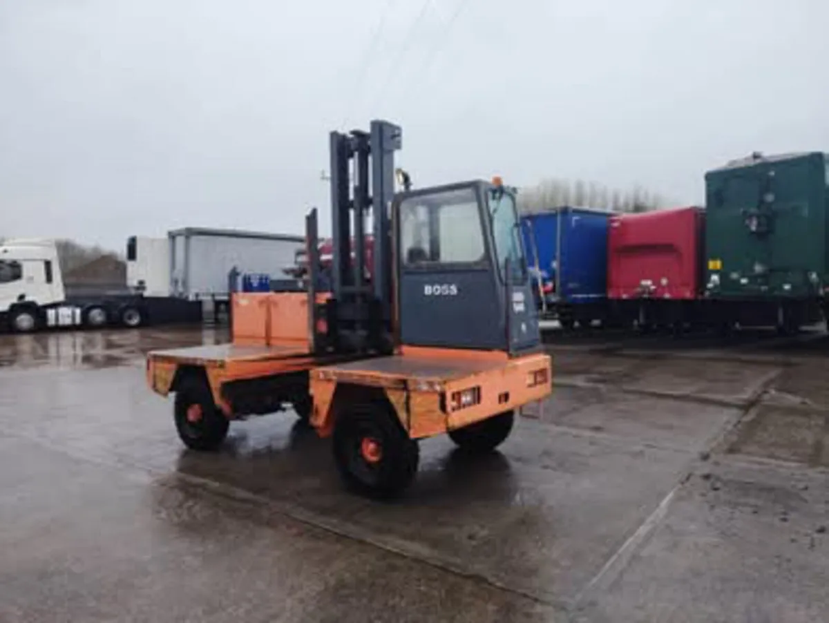 Boss 5 ton  diesel side loading forklift - Image 3