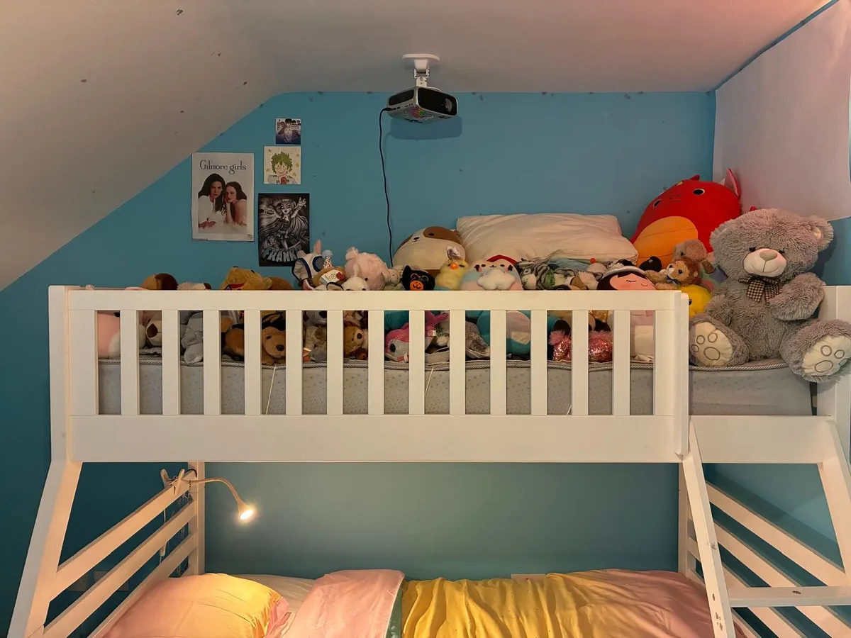 White Triple Sleeper Bunk Bed with Mattresses & 2 - Image 3