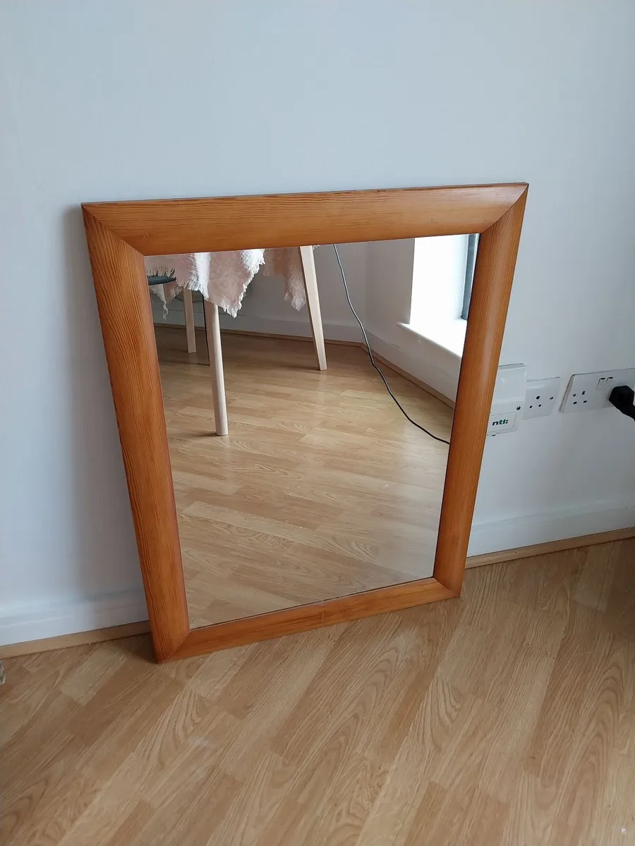 Wooden framed wall mirror 83cmX63cm - Image 1
