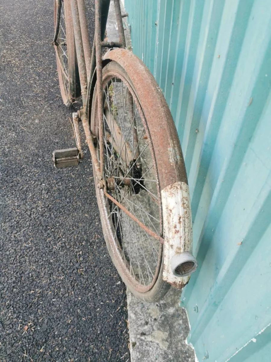 Triumph Roadster Bicycle - Image 3