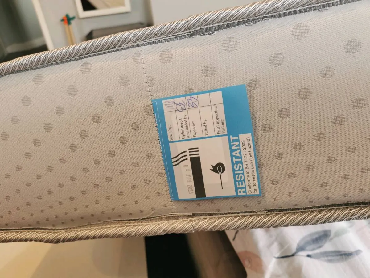 Single bed and mattress brand new - Image 4