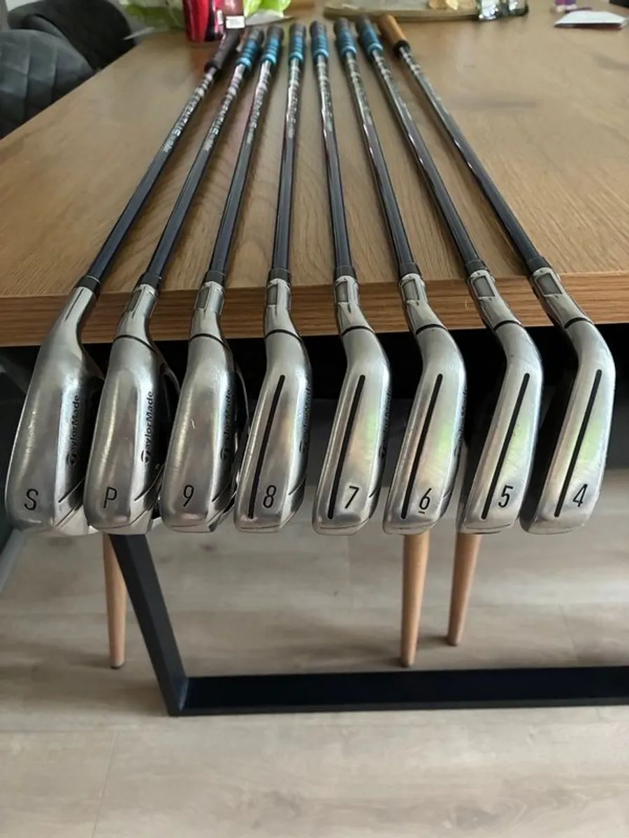 Taylormade sim max os irons (4-sw) - Image 1