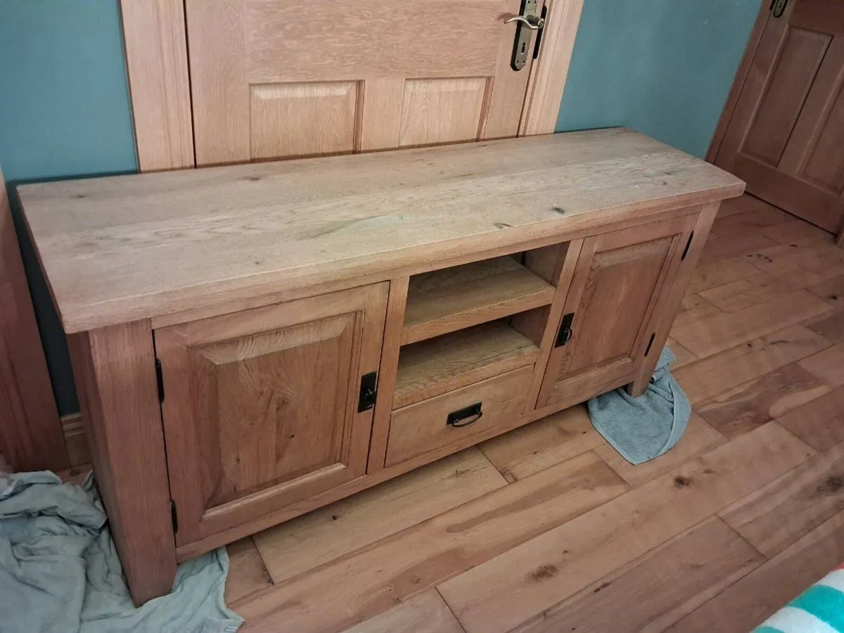 Oak TV unit - Image 1