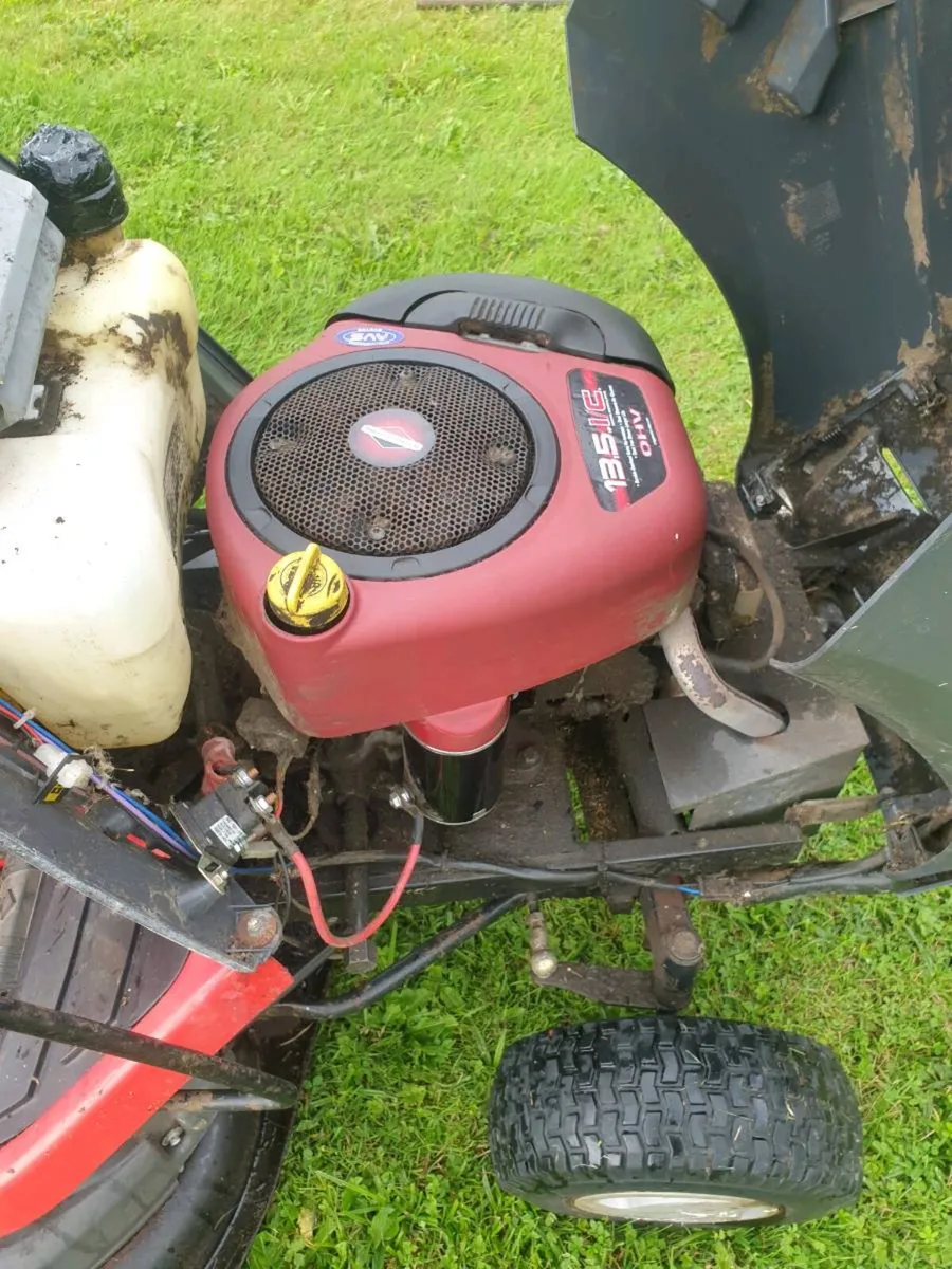 Castlegarden XJ140HD Ride on Mower - Image 4