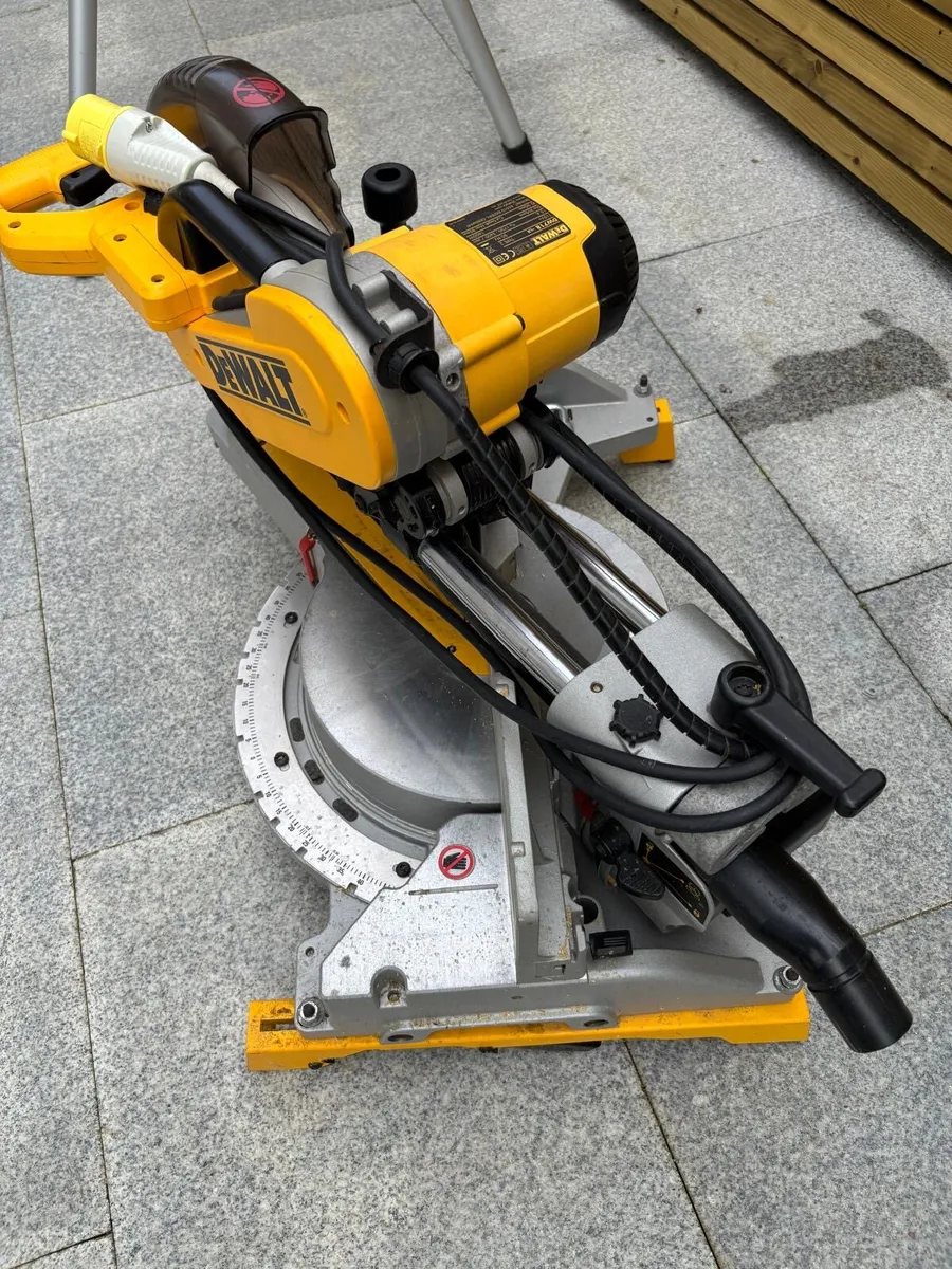 Cross pull saw and stand - Image 1