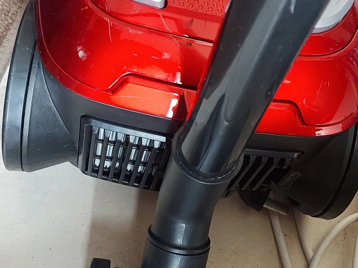 Morphy Richards Vacuum Cleaner, Model 980564, Red, - Image 3