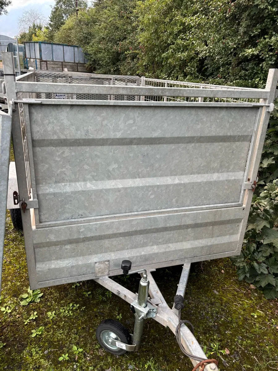 7ft5” x 4ft 1” McKELVEY TRAILER WITH  MESHSIDES - Image 3
