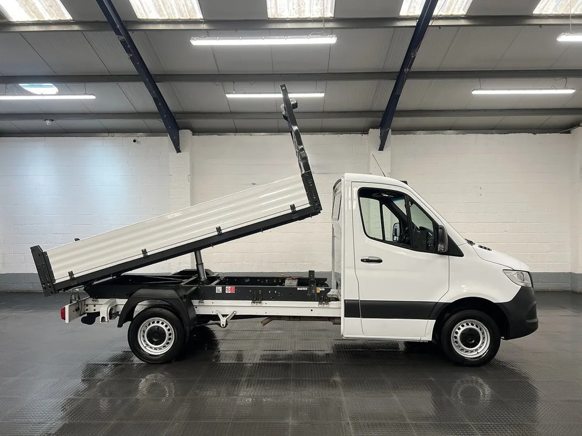 2022 Mercedes-Benz Sprinter Tipper Van - Image 1