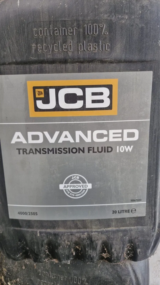 Genuine JCB oil - Image 4