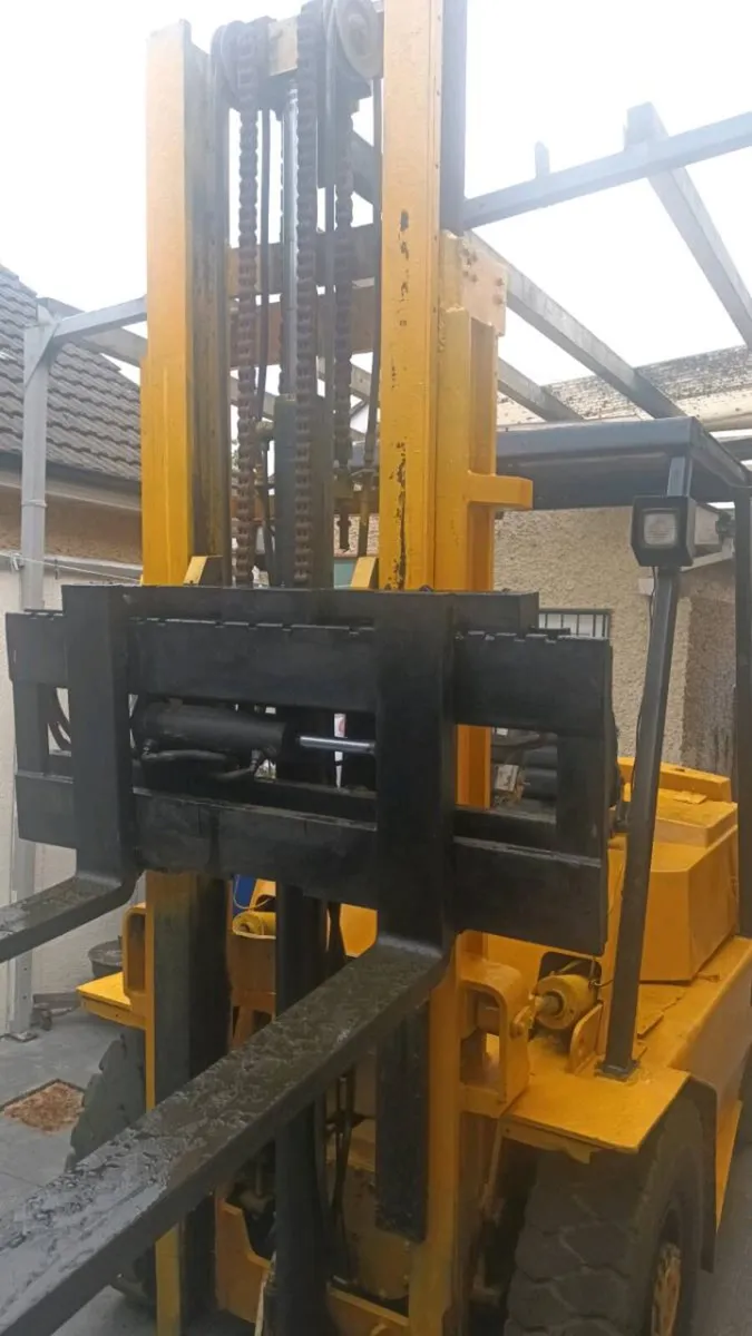 Forklift - Image 3
