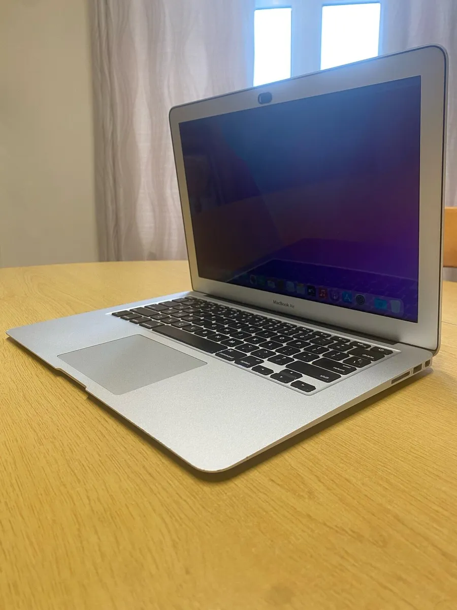 MacBook Air 2017 - Image 2