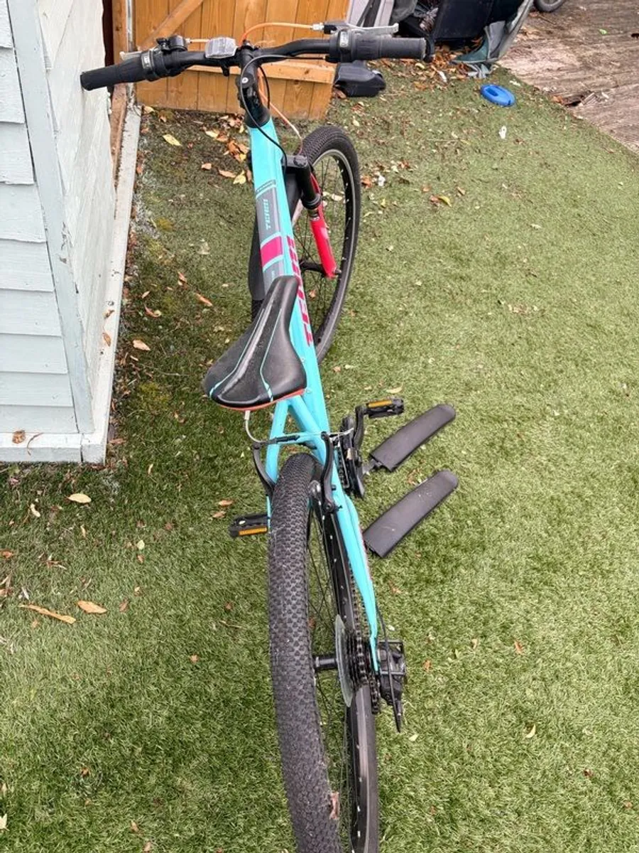Girls bike never used - Image 4