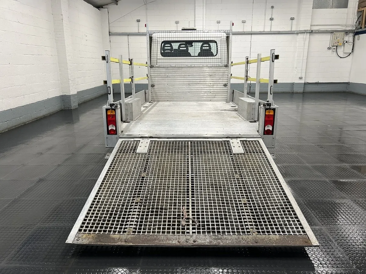 2019 Peugeot Boxer Dropside Van - Image 2