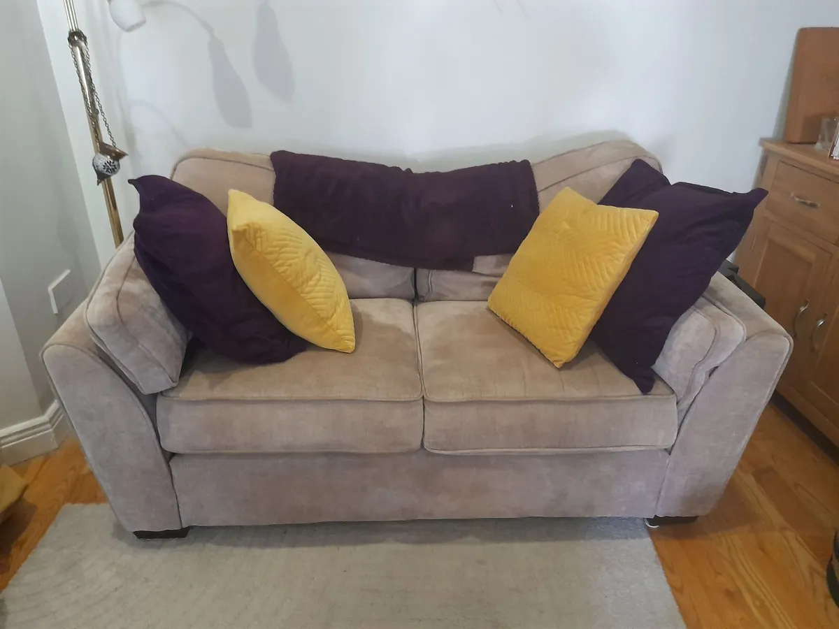 2 SEATER COUCH - Image 1