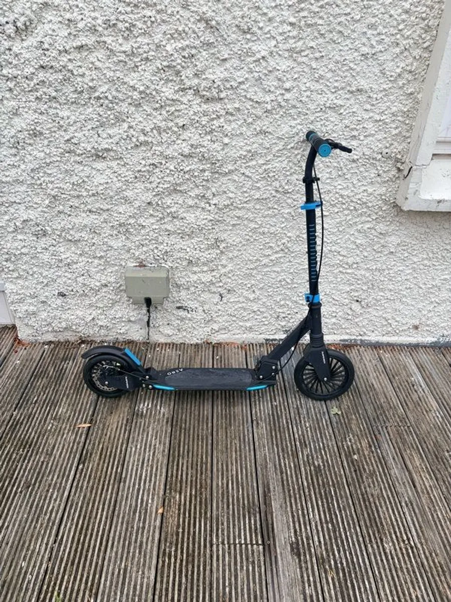 Older kids scooter - Image 2