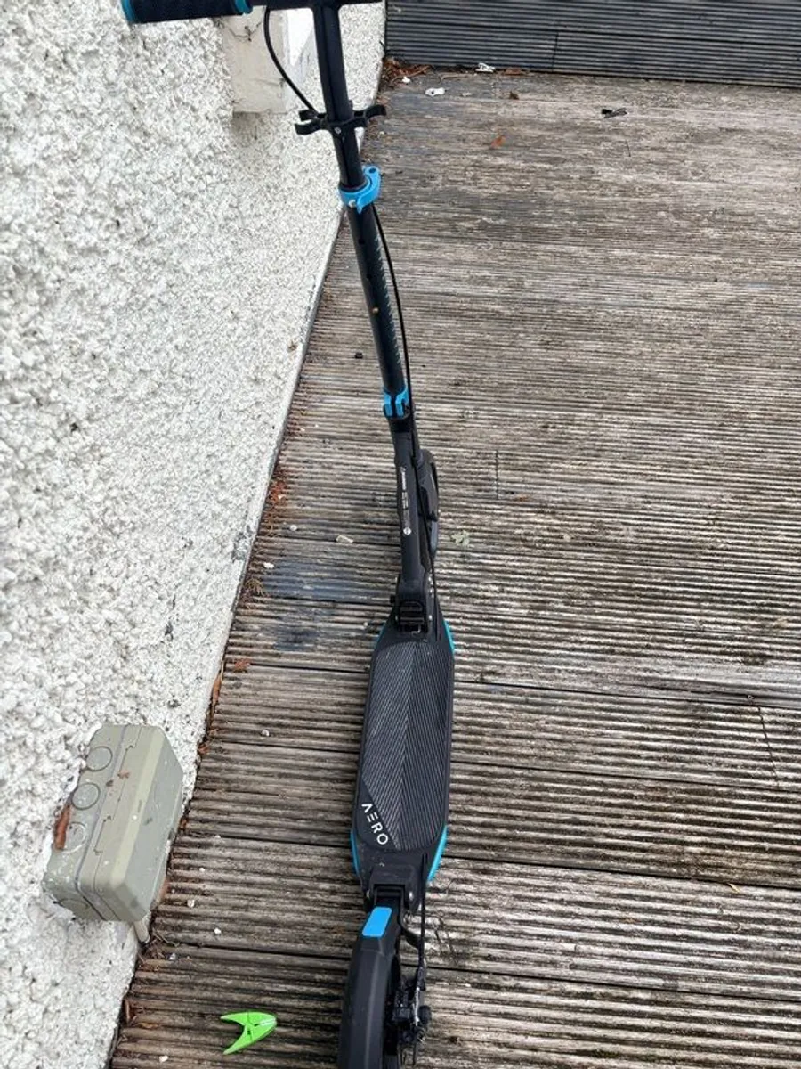 Older kids scooter - Image 3