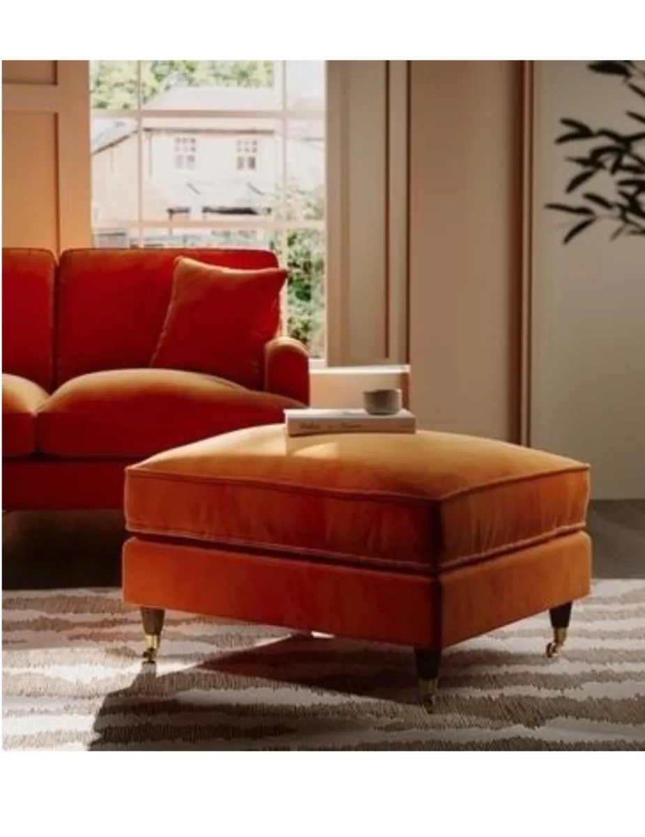 3 seaters sofa 1 month old - Image 2