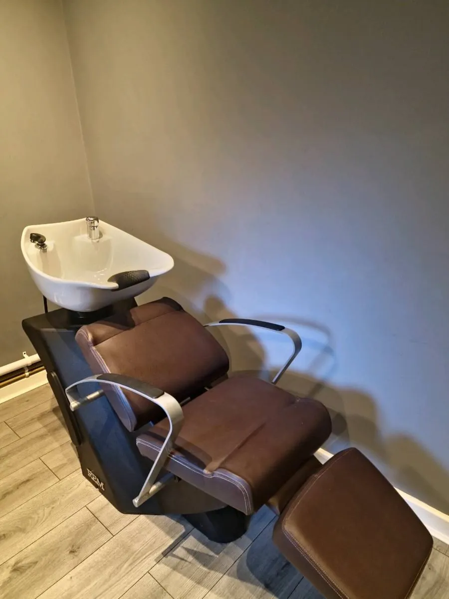 Hairdresser Room Rent - Image 3