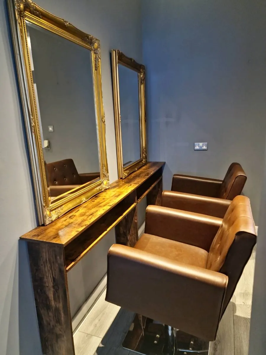 Hairdresser, Beauty,  150€/Weekly Rent