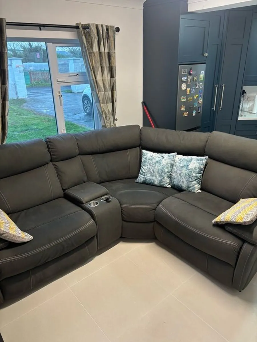 Sofa ( electrical recliners) - Image 2