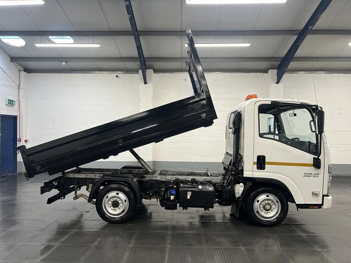 2023 Isuzu Grafter Tipper Van - Image 1