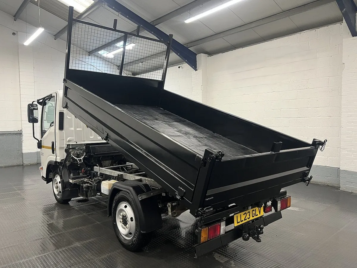 2023 Isuzu Grafter Tipper Van - Image 3